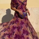 Elegantiška Suknelė su V Formos Iškirpte