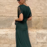 Elegantiška Suknelė su V Formos Iškirpte