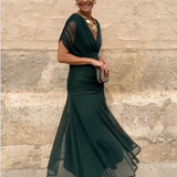 Elegantiška Suknelė su V Formos Iškirpte