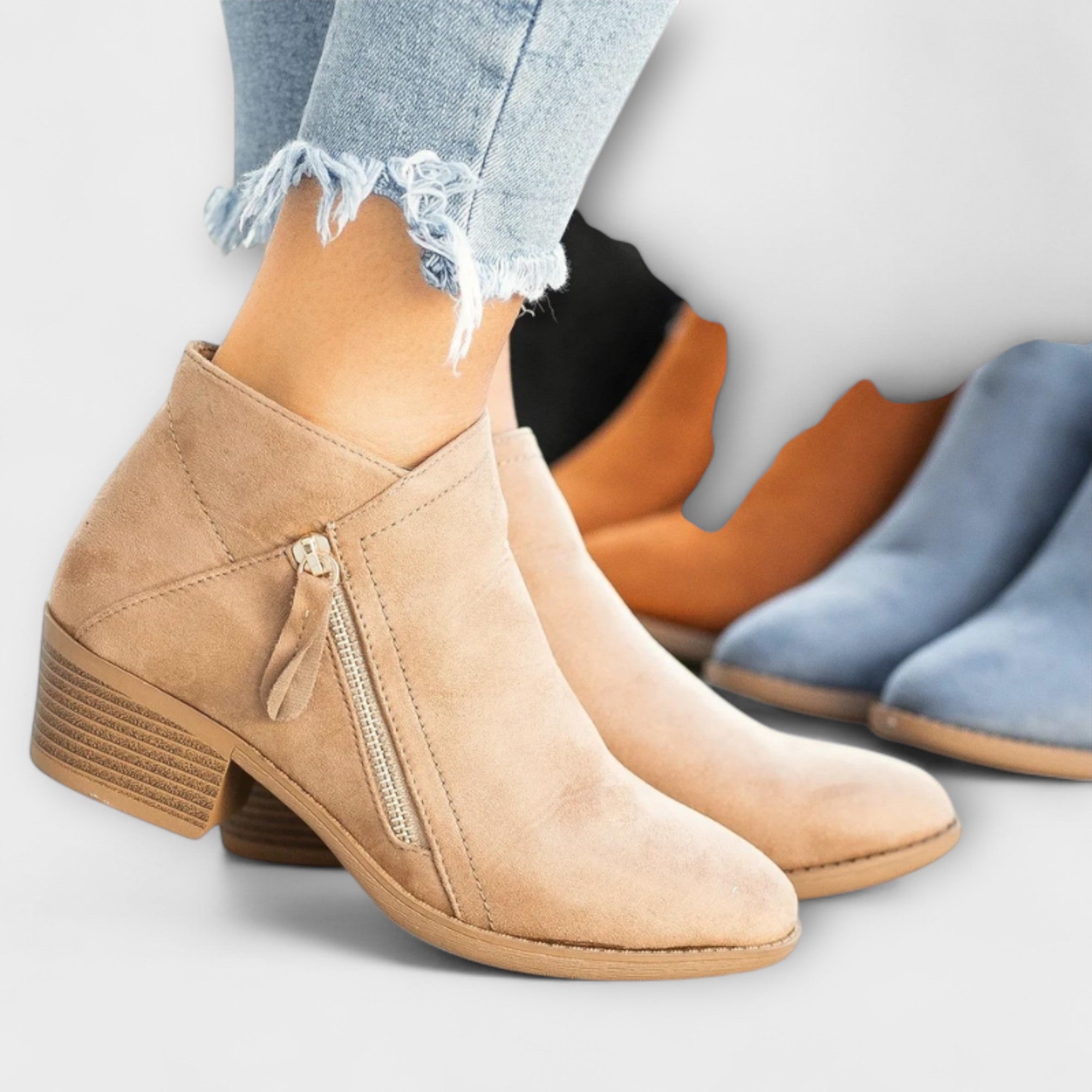 Larissa - Suede batai su plačia pakulne