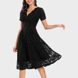 Mara - Gėlėtos Nėrinių Suknelė